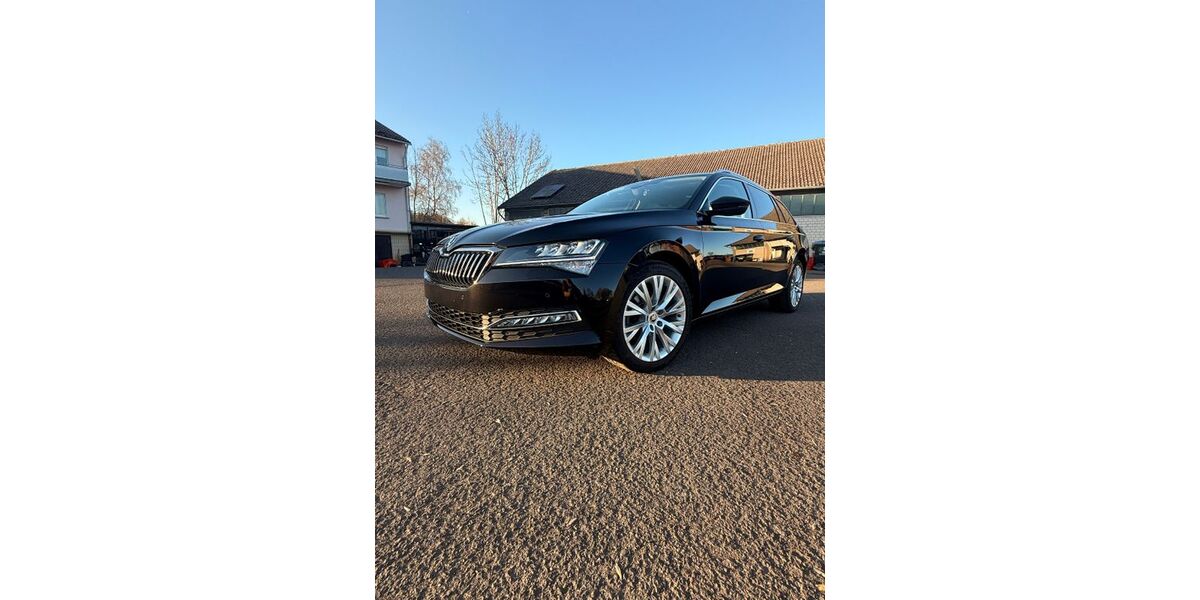 Skoda Superb 52.800 km 29.900 &euro; Lauterbach 36341
