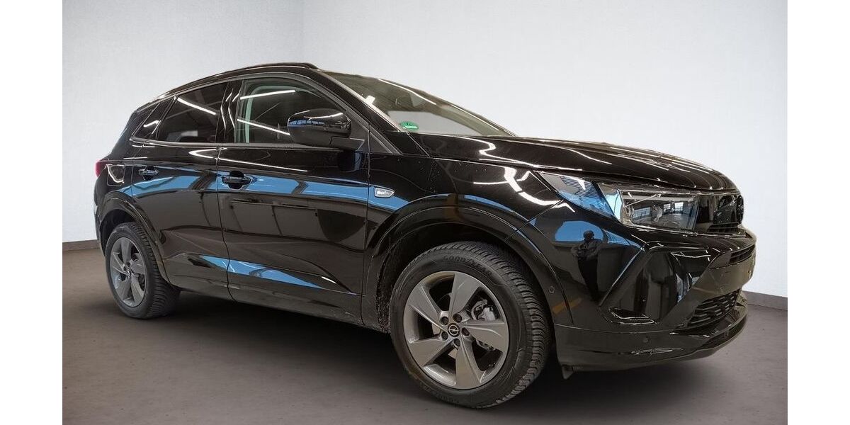 Opel Grandland (X) 10.599 km 24.999 &euro; Großenlüder-Müs 36137