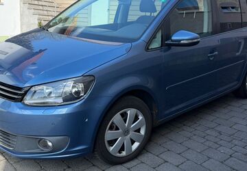 VW Touran 229.000 km 5.490 &euro; Petersberg 36100