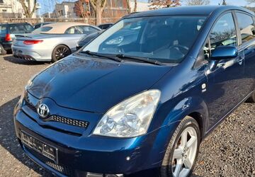 Toyota Corolla Verso 126.000 km 5.499 &euro; Eichenzell 36124