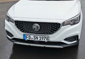 MG ZS 92.000 km 12.499 &euro; Petersberg 36100