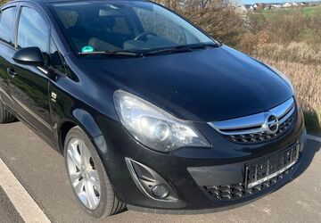 Opel Corsa 303.000 km 2.900 &euro; Hosenfeld 36154