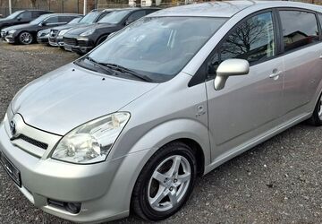 Toyota Corolla Verso 289.000 km 1.999 &euro; Eichenzell 36124