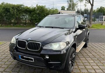 BMW X5 260.000 km 13.900 &euro; Fulda 36043