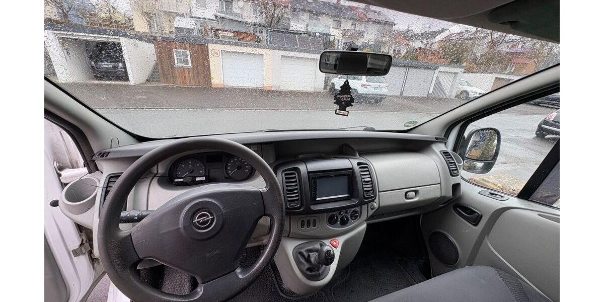 Opel Vivaro 358.000 km 3.699 &euro; Petersberg 36100