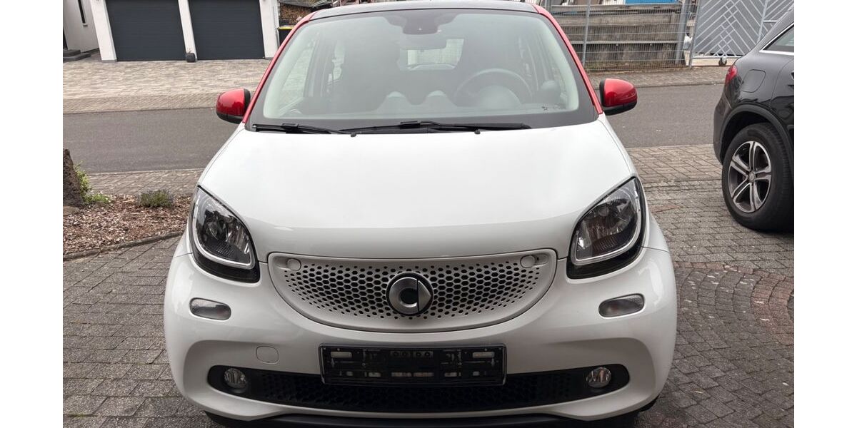 Smart ForFour 90.828 km 8.250 &euro; Hosenfeld 36154