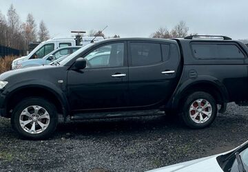 Mitsubishi L200 200.000 km 9.800 &euro; Flieden 36103