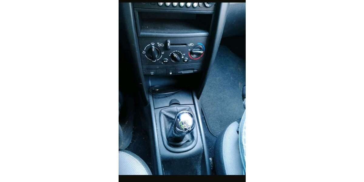 Peugeot 207 178.000 km 1.200 &euro; Neuhof 36119