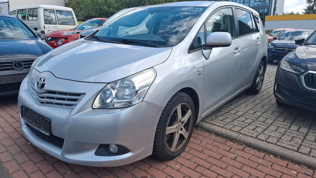 Toyota Verso 121.000 km 6.999 &euro; Fulda 36043
