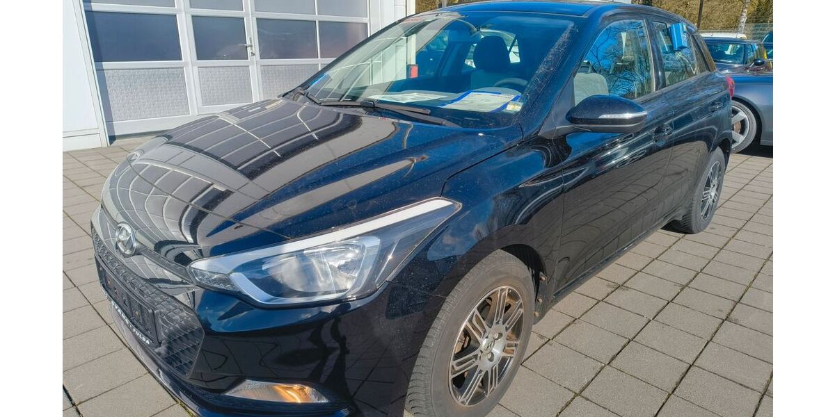 Hyundai i20 95.628 km 8.990 &euro; Fulda 36043