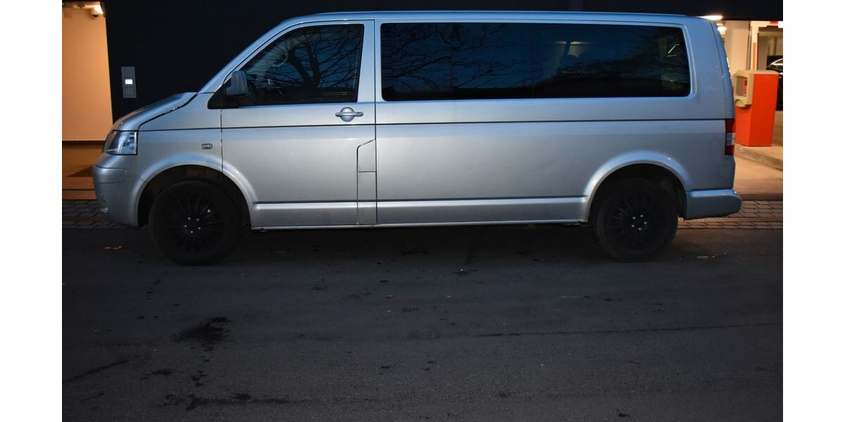 VW T5 Caravelle 218.347 km 8.800 &euro; Fulda 36037