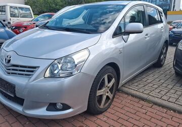 Toyota Verso 121.000 km 6.999 &euro; Fulda 36043