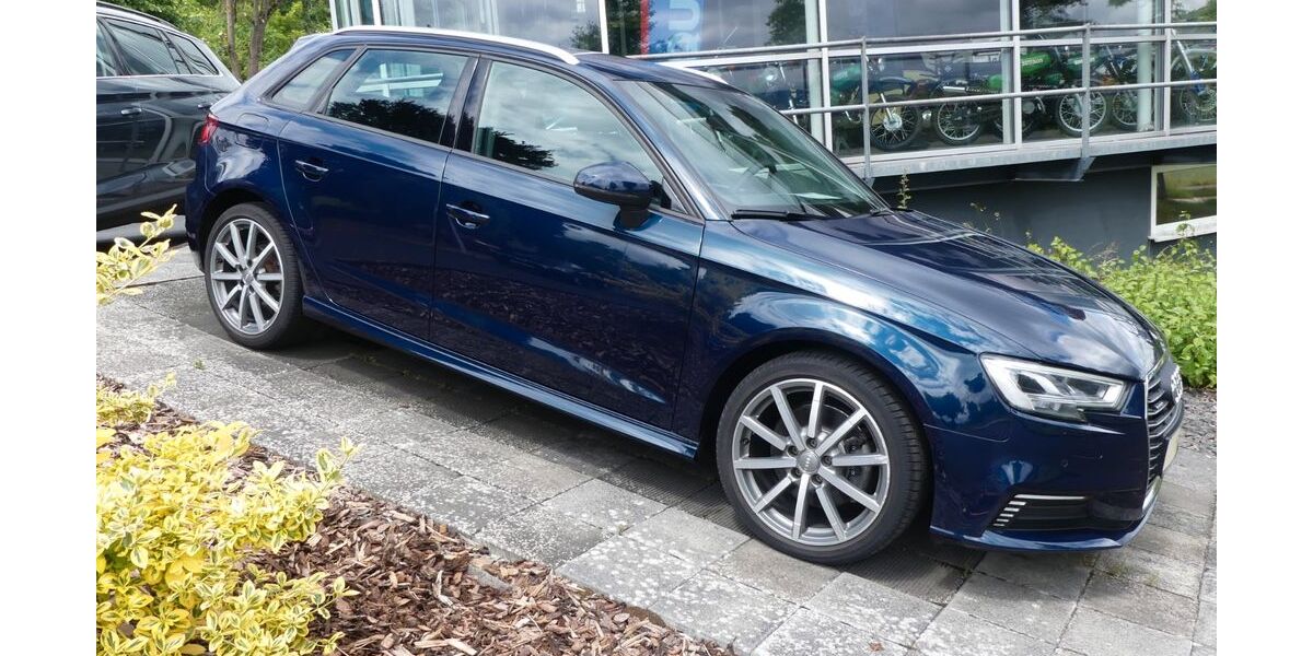 Audi A3 32.300 km 21.400 &euro; Buttlar 36419