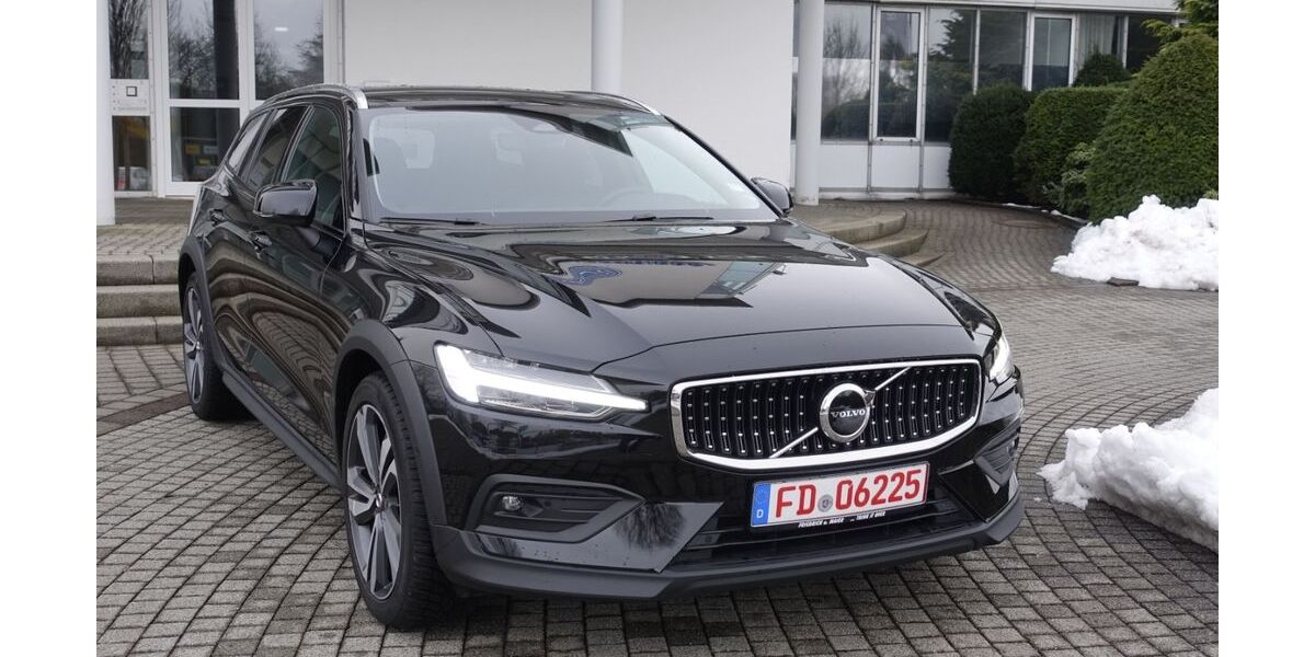 Volvo V60 Cross Country 47.200 km 36.960 &euro; Fulda 36043